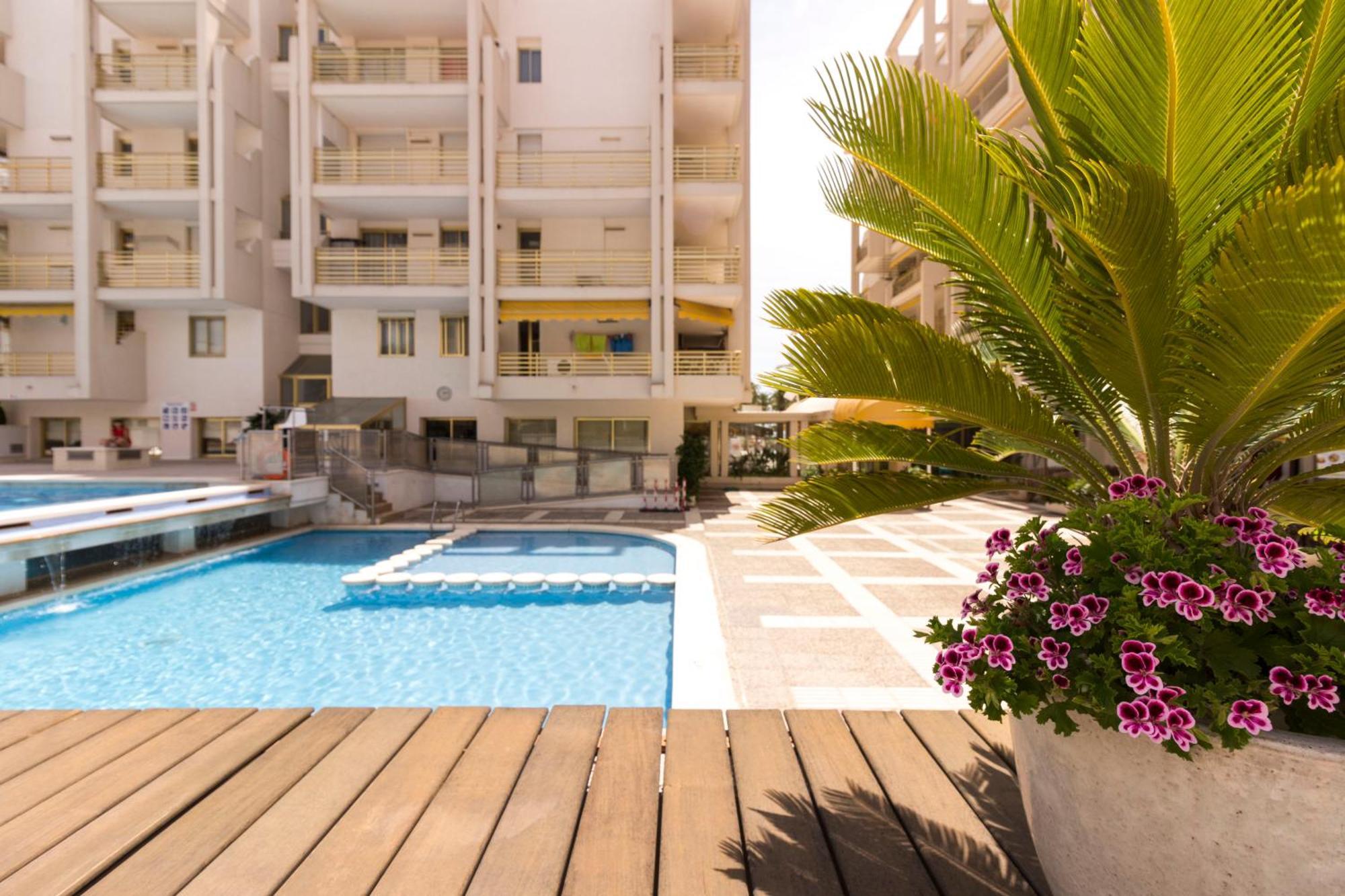 Novelty I Arysal 2 Lejlighed Salou Eksteriør billede